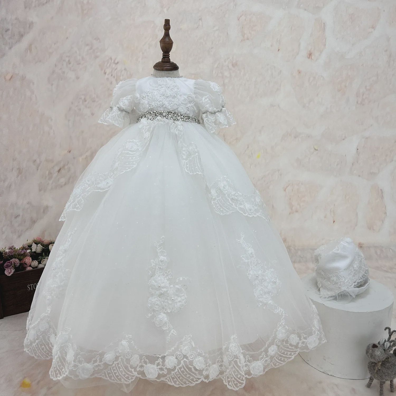 BAPTISM / CHRISTING GOWN OFF WHITE EMBBRODIERED TULLE PEARL & FLOWER APPLIQUE BOW & HAT / Y23114