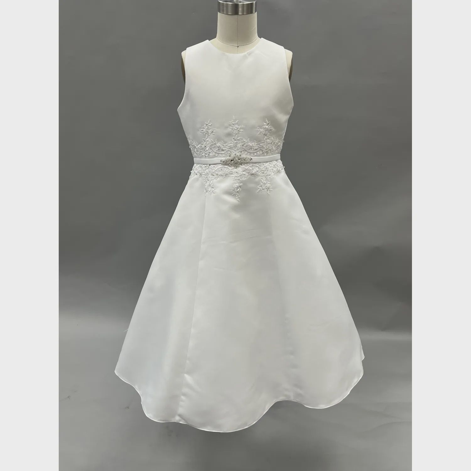 DRESS WHITE TEA LENGTH SATIN EMBROIDERED WAIST TRIM / 120339
