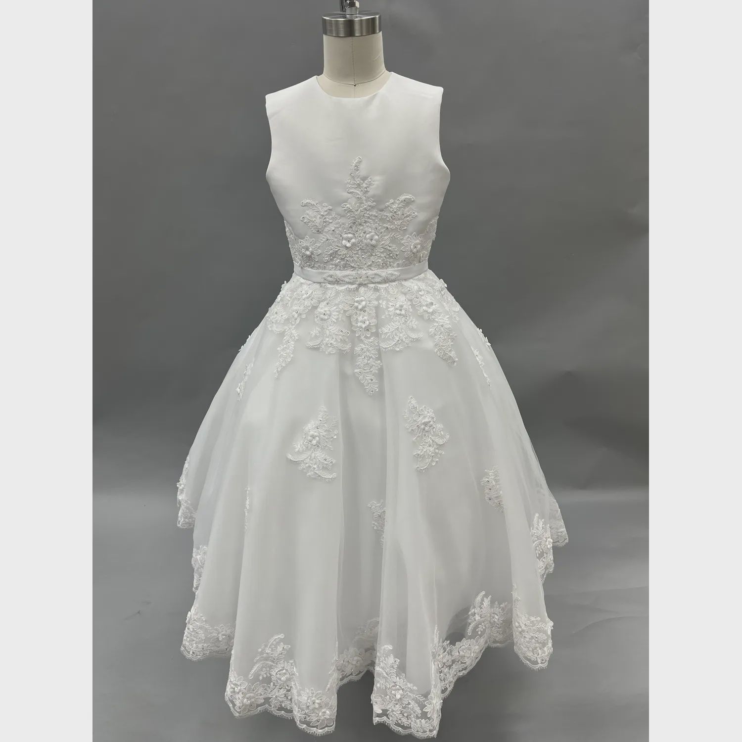 DRESS WHITE TEA LENGTH SATIN & TULLE EMBROIDERED SEQUIN & FLOWER APPLIQUE / 119377