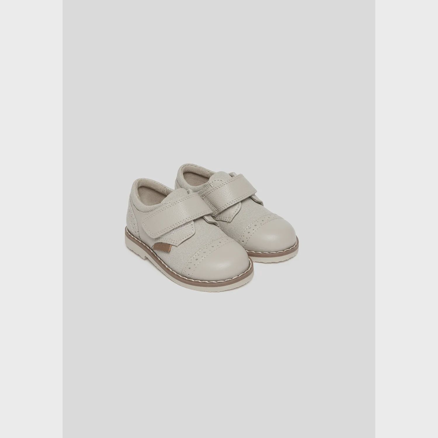 OXFORD SHOE BEIGE VELCRO STRAP / 41575-094