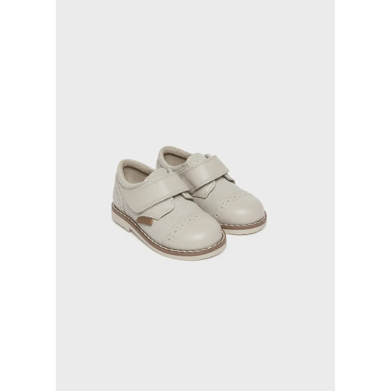 OXFORD SHOE BEIGE VELCRO STRAP / 41575-094