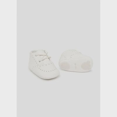 CREAM SHOES WITH LACES PINHOLES PATTERN / 9782-010