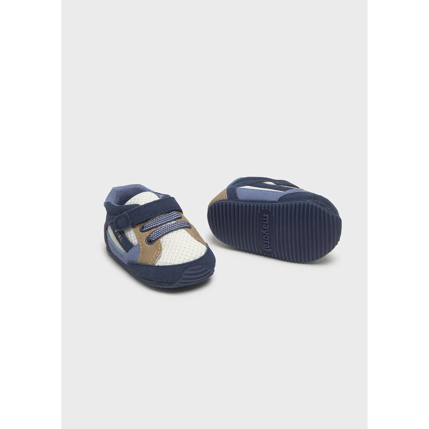 BLUE SNEAKERS WHITE & BROWN TRIM / 9786-032