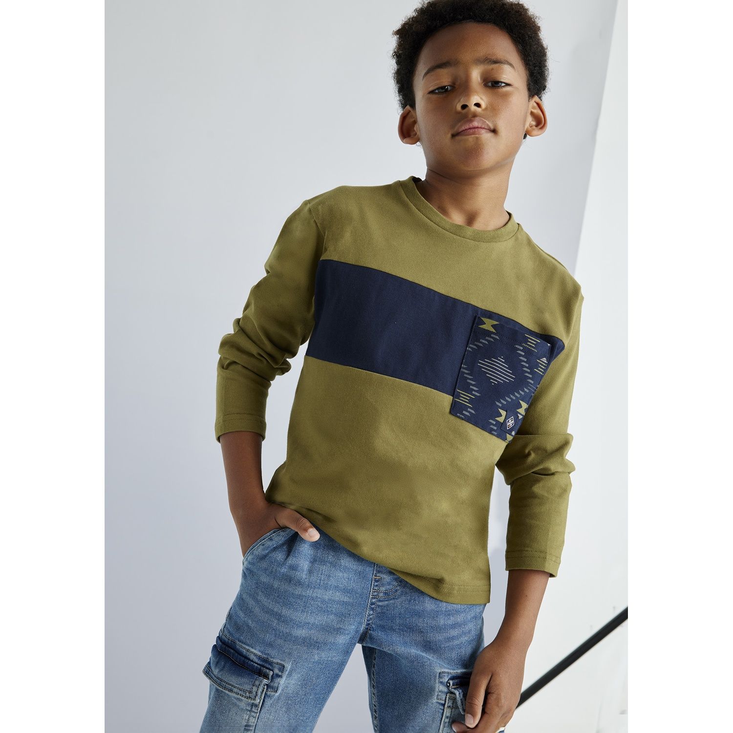 KHAKI GREEN TSHIRT NAVY STRIPE - POCKET / 7084-029