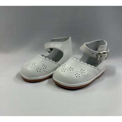 WHITE GIRL'S SHOE FLOWER PIN HOLD CUTOUT / G5103