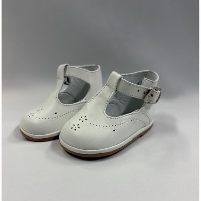 WHITE GIRL'S SHOE HIGH BACK PINHOLE CUTOUT / G0013