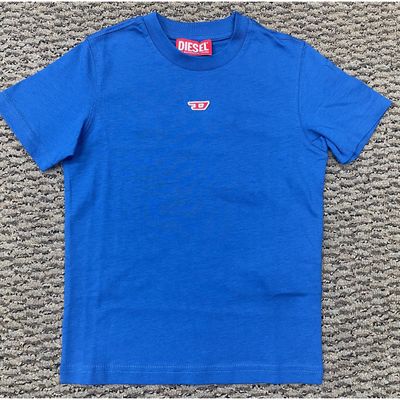 BLUE TSHIRT SHORT SLEEVE RED D LOGO / J02237-0GRAI-K823