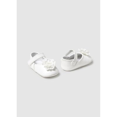 WHITE MARYJANE SHOE FLOWER APPLIQUE / 9902-011