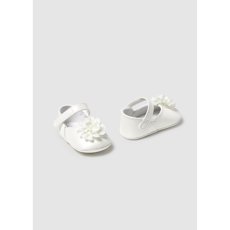 CREAM MARYJANE SHOE FLOWER APPLIQUE / 9902-013