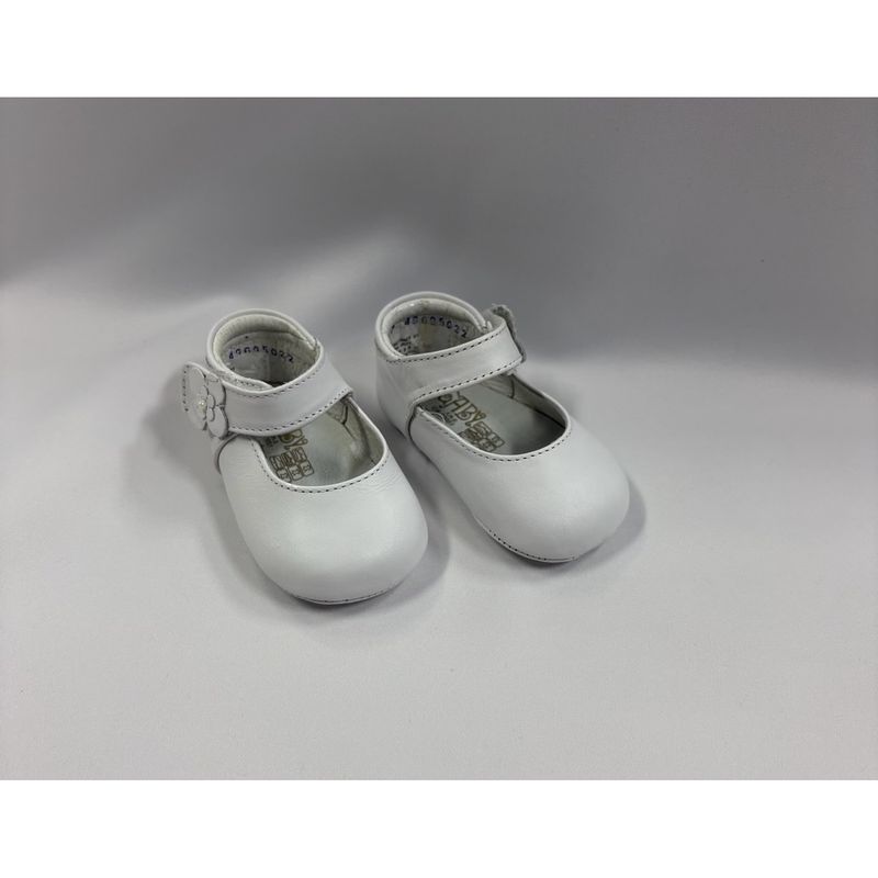 WHITE SHOE BABY FLOWER TRIM ON VELCRO STRAP / G0107