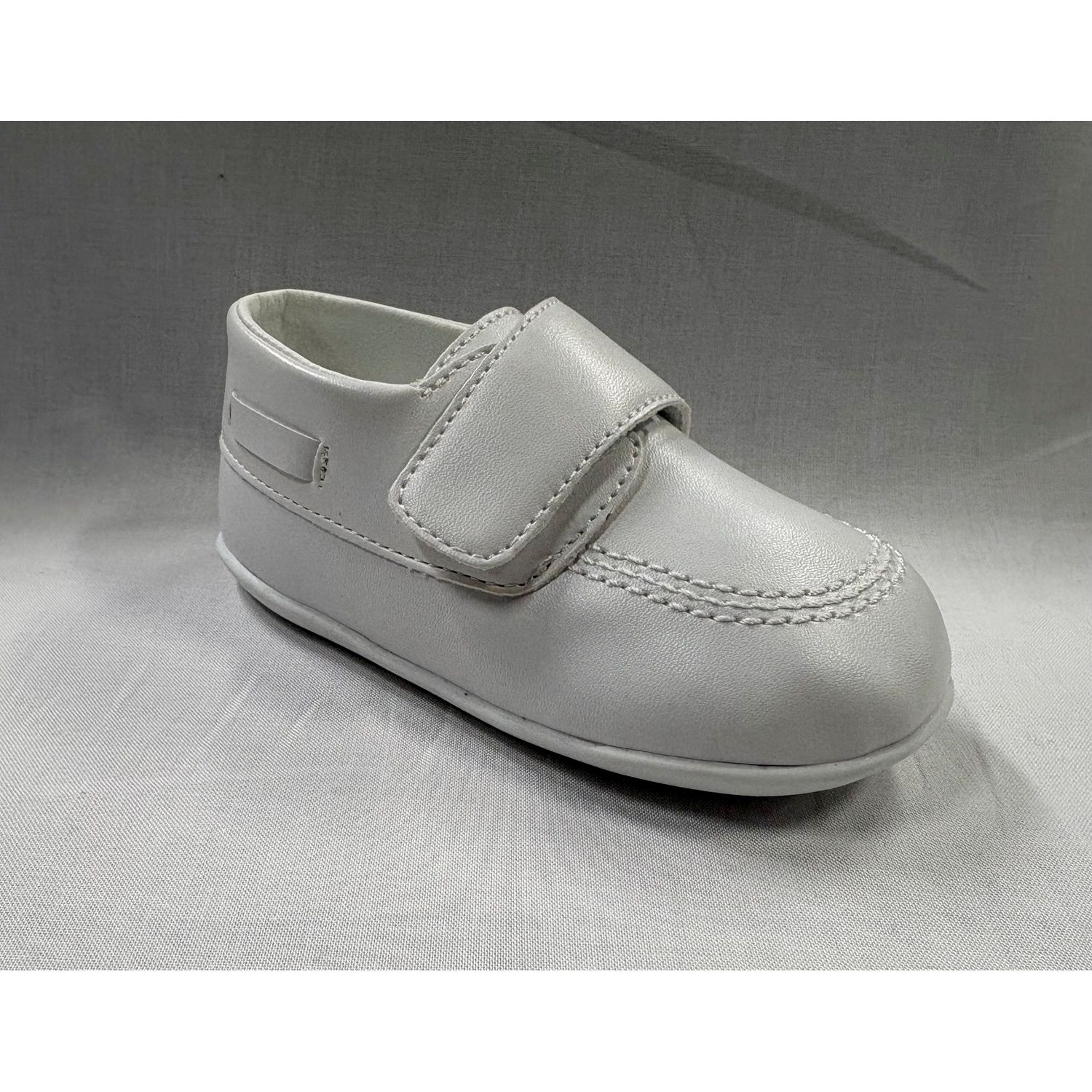 WHITE PLEATHER SHOE VELCRO CLOSURE / LM17