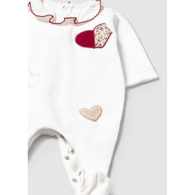 CREAM VELOUR ONESIE PATTERNED HEARTS / 2702-087