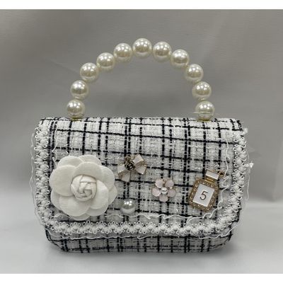 Z11919ZER / TWEED PURSE BLACK & WHITE TRIM CHARMS