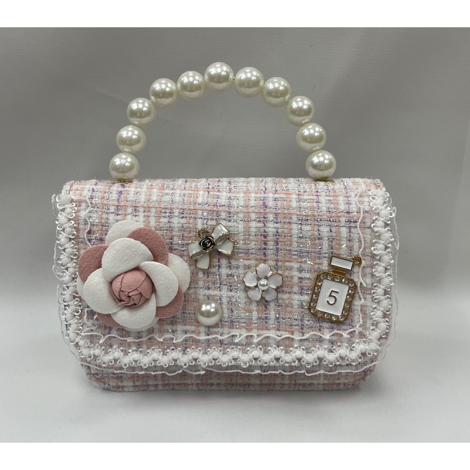 Z11920ZER / TWEED PURSE PINK & WHITE TRIM CHARMS