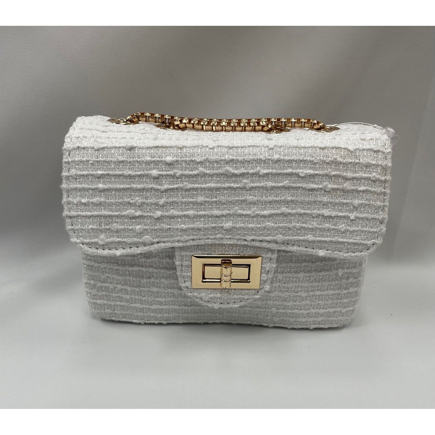 WHITE PURSE GOLD CHAIN LARGE OUTSIDE POCKET / 0