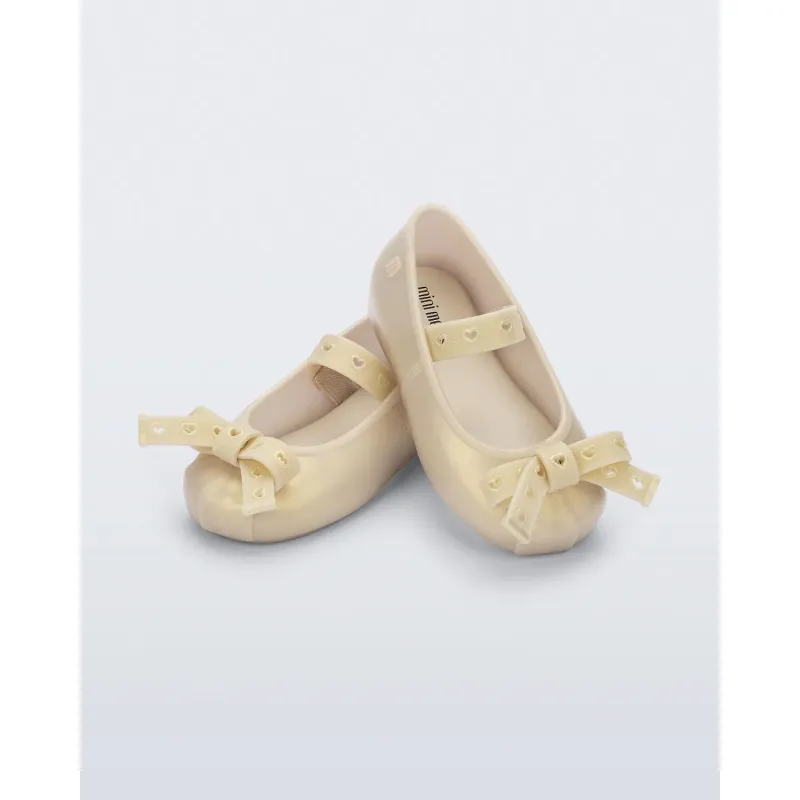 PEARLY BEIGE SHOE BOW APPLIQUE MINI MELISSA / 37838-BP390