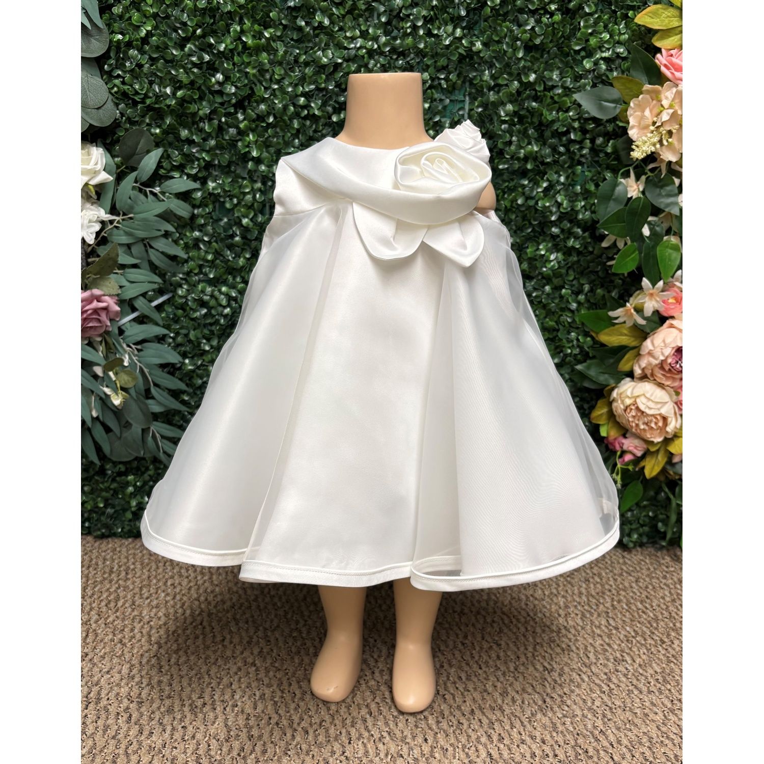 WHITE SATIN & ORGANZA DRESS FLOWER APPLIQUE / L3453-90