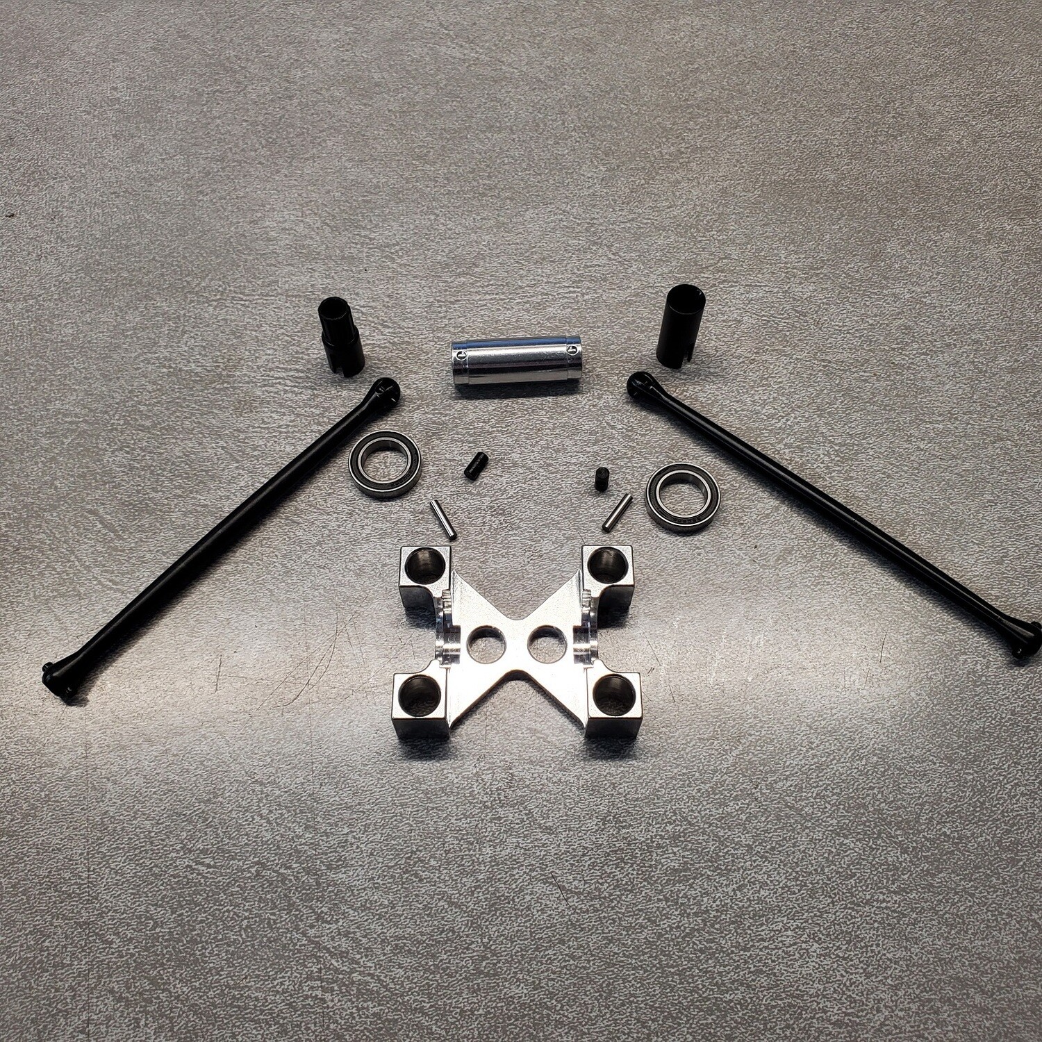 thumbnail image 2 of Hot Racing Aluminum 13mm Slider Driveshaft W/ Mount For Traxxas Xmaxx (XMX125M06) 2 of 3