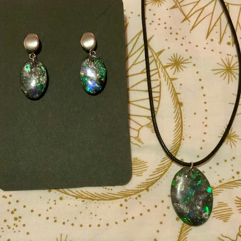 Oval Pendant &amp; Post Earring Set, with silver, green and blue Flash