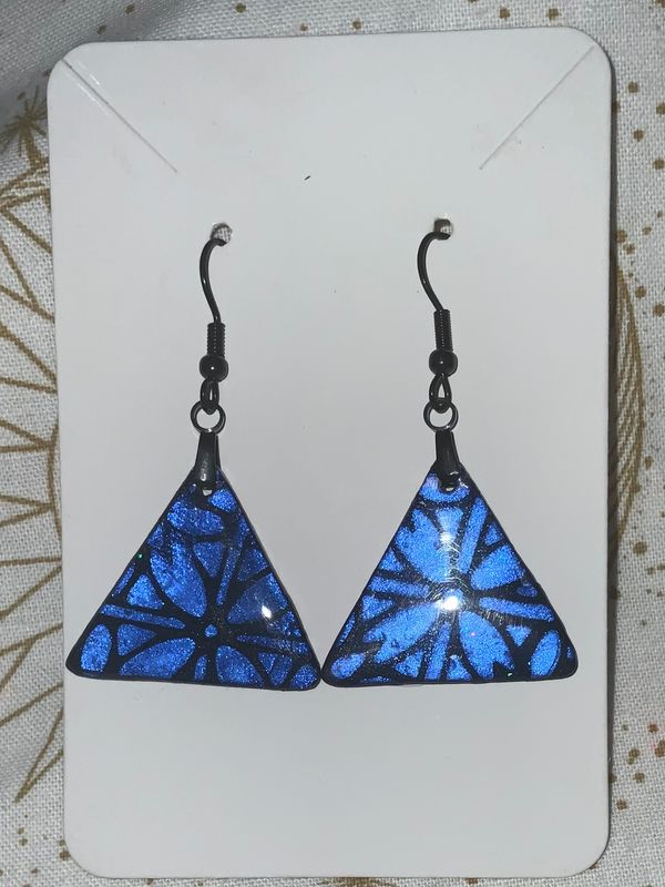 Triangle Metallic Deigned Blue to Violet Color-Shifting Hook Style Dangle Earring