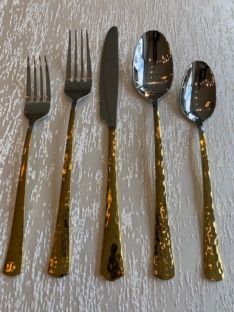 Nancy Gold Accent 20 pc Flatware Set