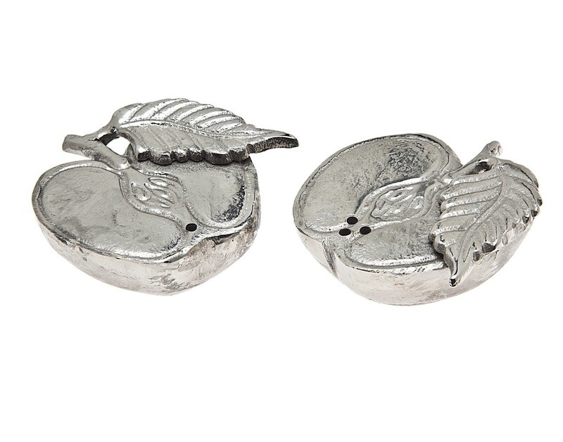 Cut Apple Salt &amp; Pepper