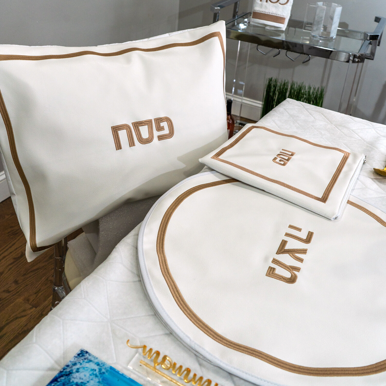 Leather Pesach Set Hotel Style White/ Gold