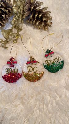 CLEAR RESIN ORNAMENT WITH GLITTER