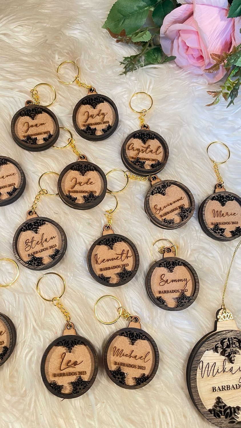 LAYERED SNOWFLAKE KEYCHAIN