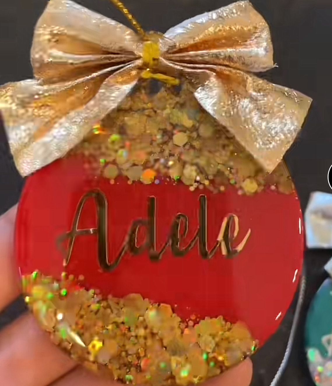 COLORED RESIN ORNAMENT WITH GLITTER