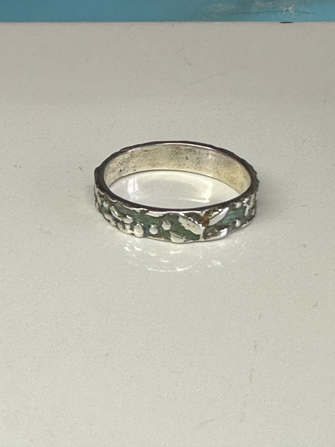 Antiqued Textured Band