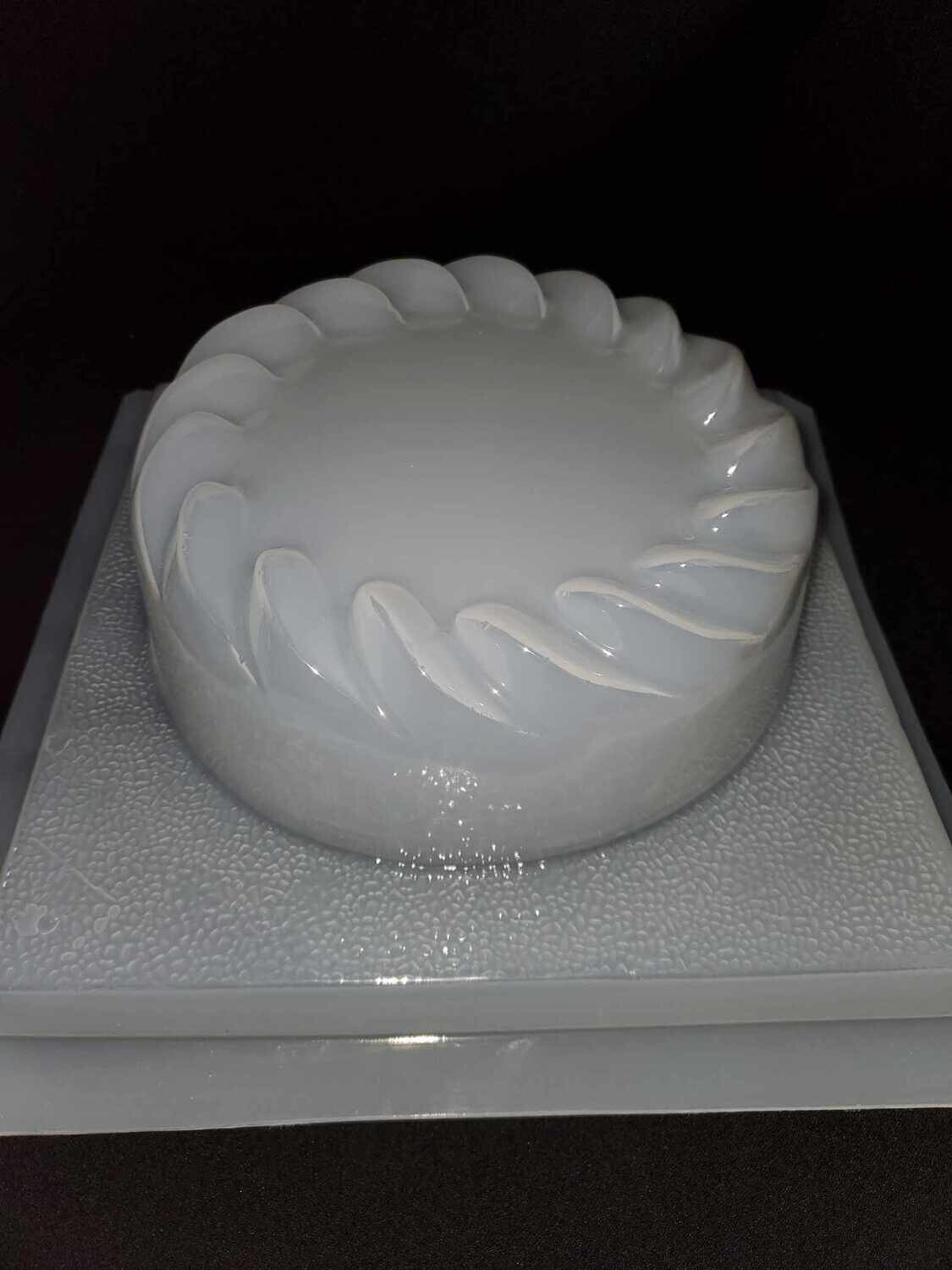 Topped Decorated Circle Molde