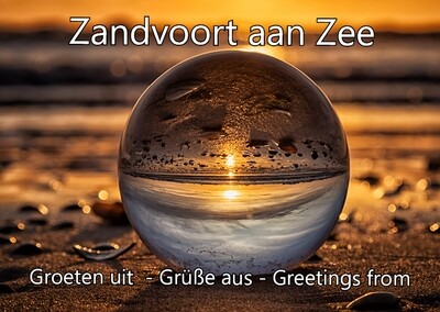 Ansichtkaart Glazen bol in het zand Zandvoort