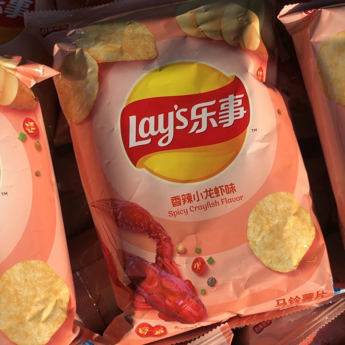 LAY&#39;S Chips Spicy Crayfish Flavour 70g 樂事小龍蝦味薯片