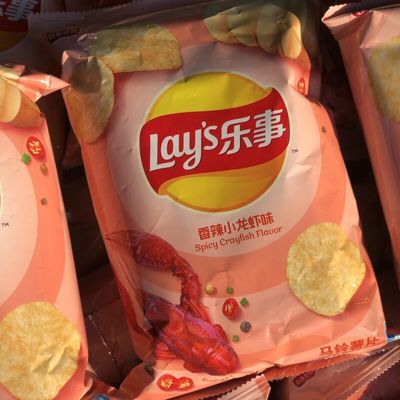 LAY&#39;S Chips Spicy Crayfish Flavour 70g 樂事小龍蝦味薯片