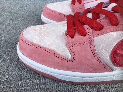 Dunk Low StrangeLove