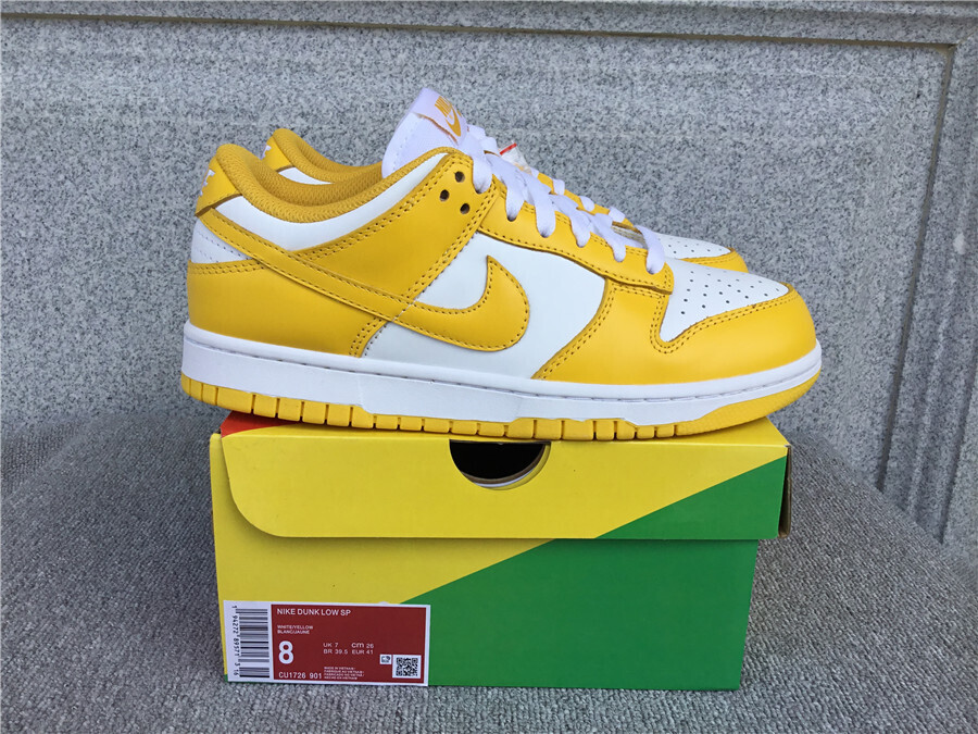Dunk Low Pollito
