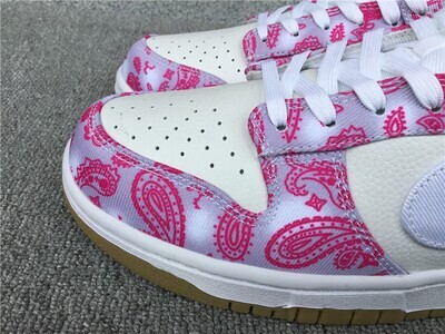 Dunk Low Kiss