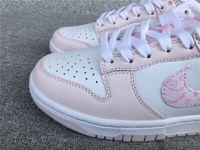 Dunk Low Blush
