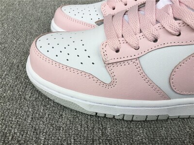 Dunk Low Barbie
