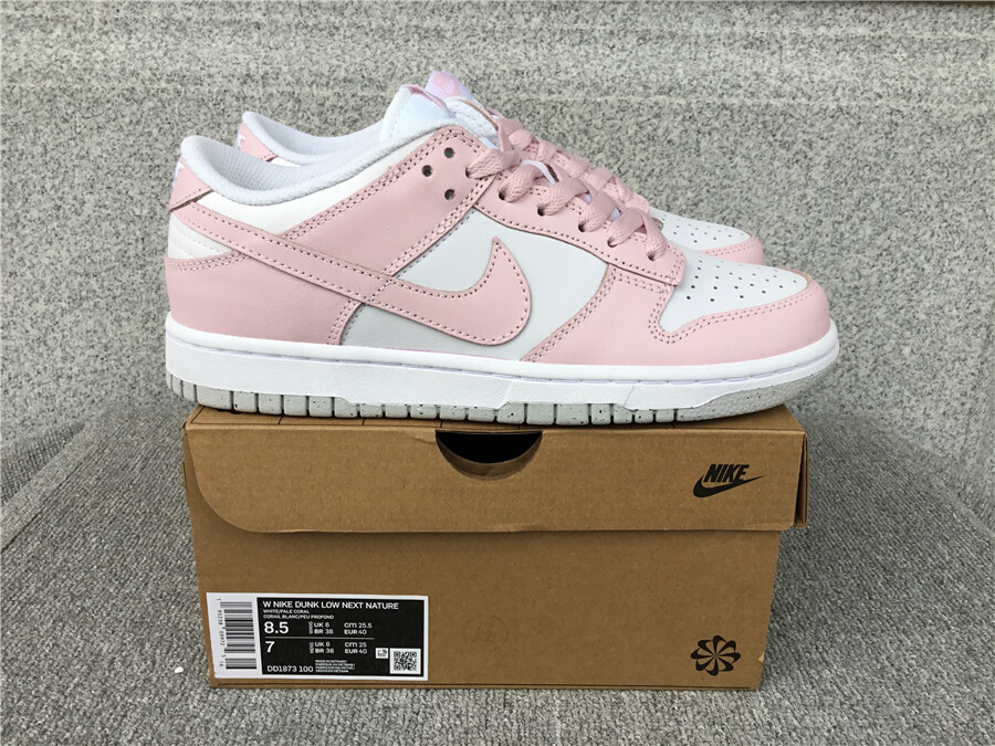 Dunk Low Barbie