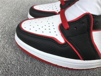 AJ1 Red Line