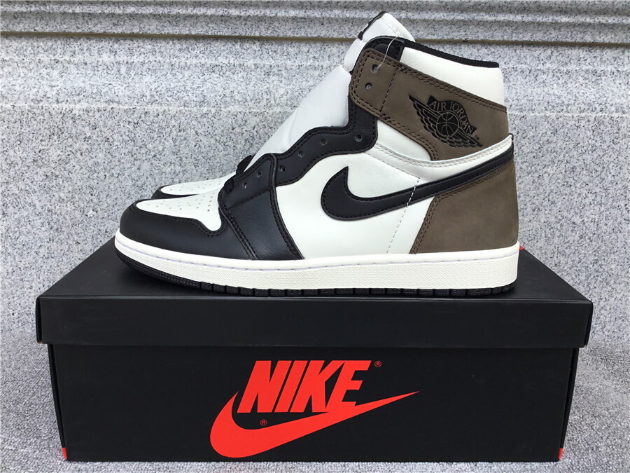 AJ1 Similar 129