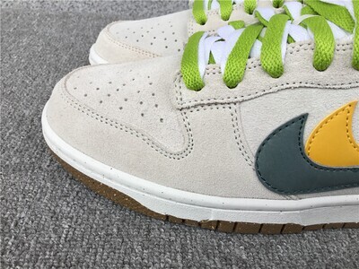 Dunk Low Santa