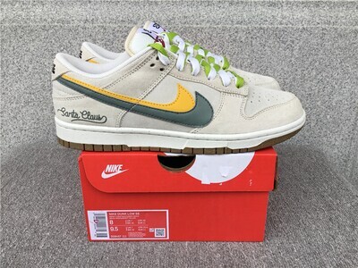 Dunk Low Santa