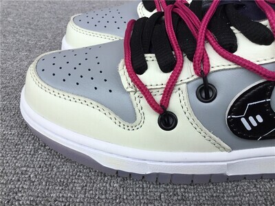 Dunk Low Ovation