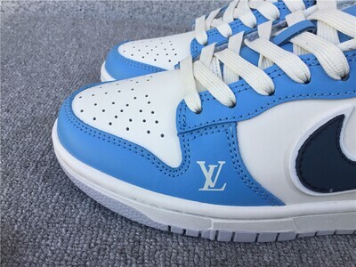 Dunk Low Exclusive
