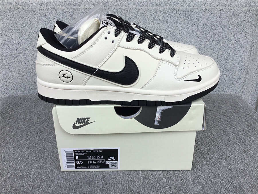 Dunk Low Flash