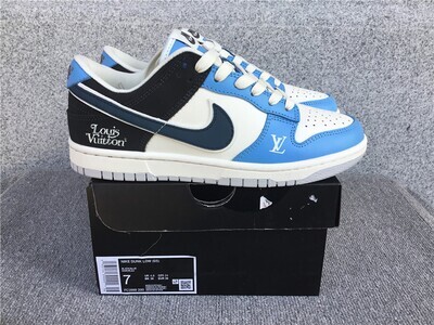Dunk Low Exclusive