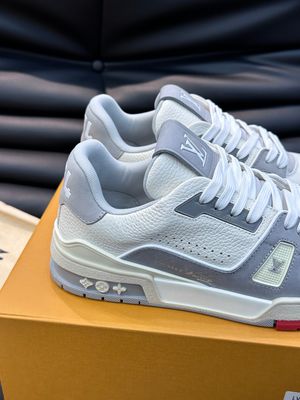 Louis Vuitton New York City of Dreams Gray